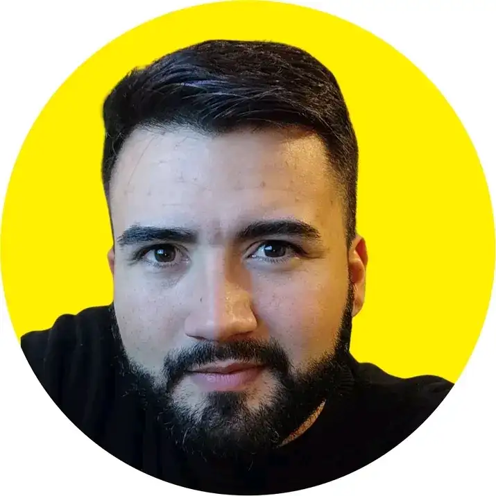 Ayrton López